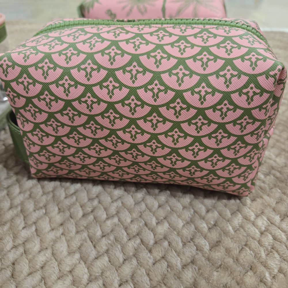Nicole Miller 3  Pc Set makeup and skincare organizer bag, Safari See Descriptio - Picture 10 of 13